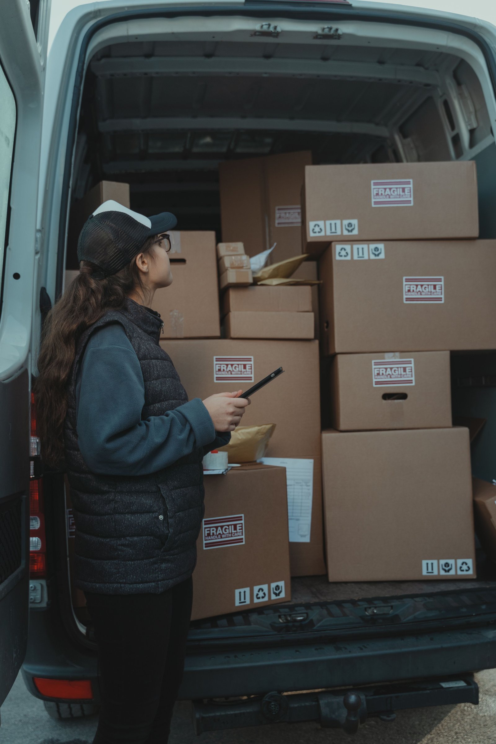 Delivery operations with parcels inside a van